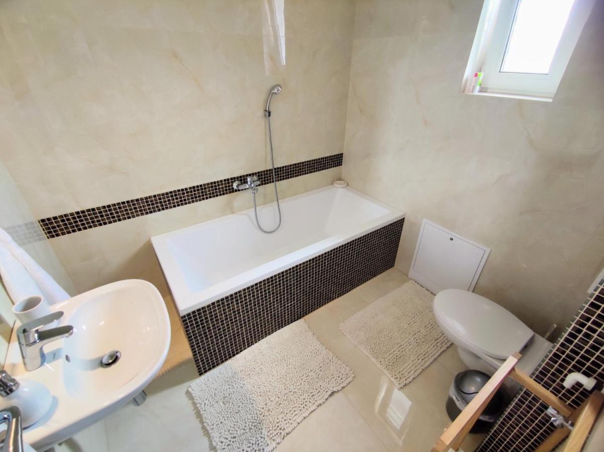 Comfort Apartment For 6 & Loggia & Free Parking Žilina Dış mekan fotoğraf